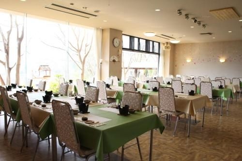 โฮเทล เซคอนด์ สเตจ (Hotel Second Stage)0