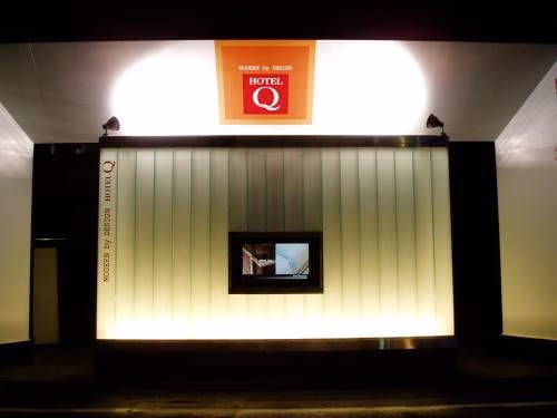 HOTEL Q0