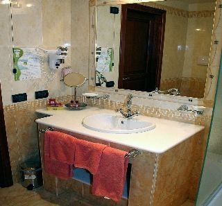 Ypsigro Palace Hotel4
