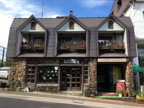 Hunter Lodge0