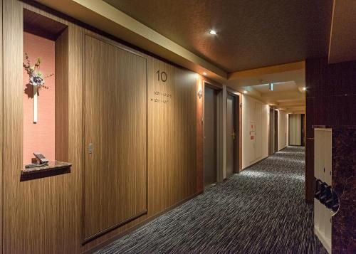 โรงแรมควีน ชิโตะเซะ (Queen's Hotel Chitose)1