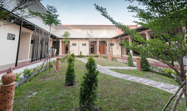 The Tide Resort4