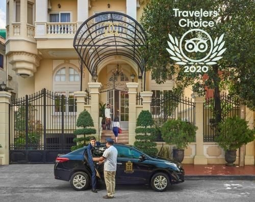 Palace Gate Hotel & Residence0