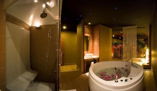 NagaWorld Hotel & Entertainment Complex1