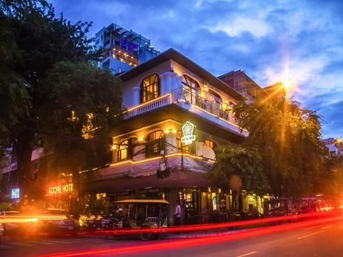 Adore Riverside Hotel0