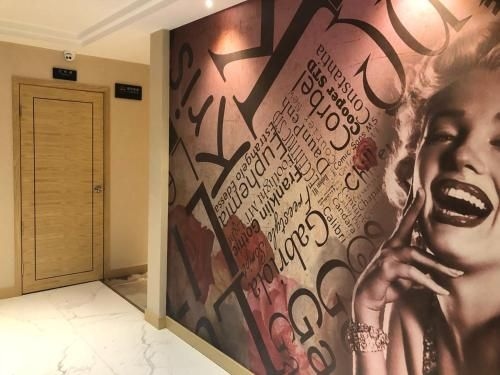 ST. MORITZ BUSINESS HOTEL (St. Moritz Business Hotel)1