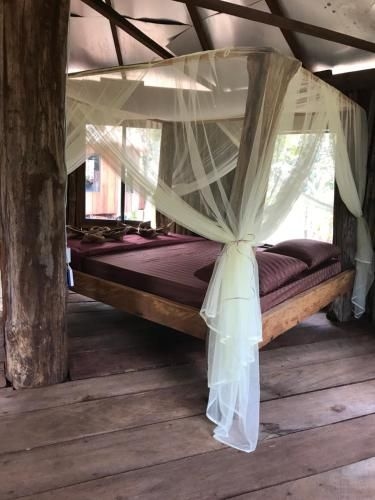 Gibbon Lodge1