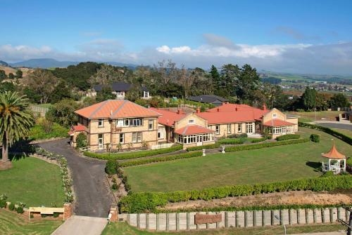 Manor Views NZ0