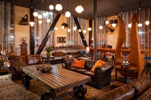 Poshtel3