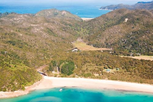 Awaroa Lodge2