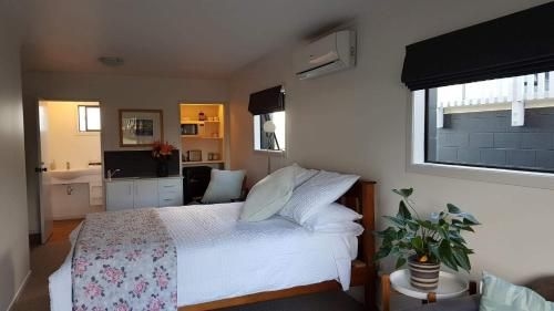 Long St Studio0