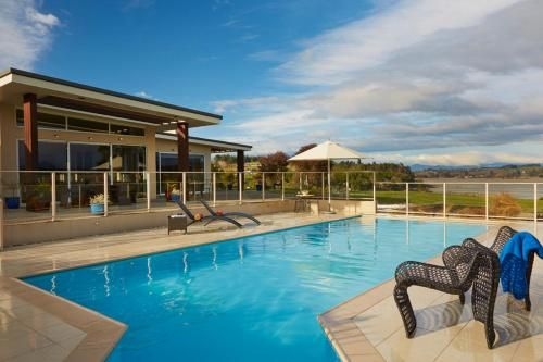 Almyra Waterfront Accommodation3
