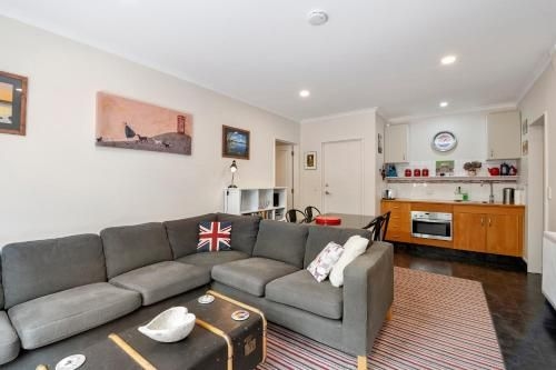 Acacia Bay Retreat - Acacia Bay Holiday Home0