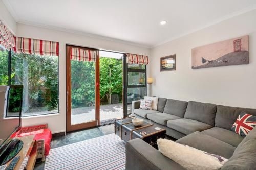 Acacia Bay Retreat - Acacia Bay Holiday Home4