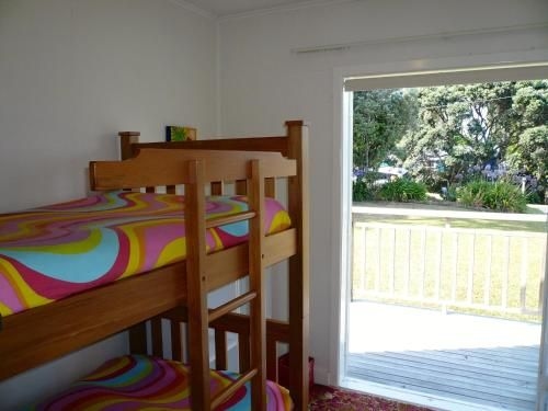 Ridge Cottage - Oneroa Holiday Home1