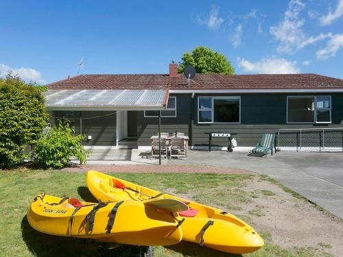 This Bach Has it All - Rainbow Point Holiday Home0