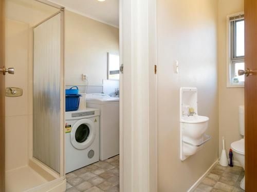 This Bach Has it All - Rainbow Point Holiday Home3