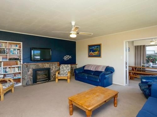 This Bach Has it All - Rainbow Point Holiday Home1