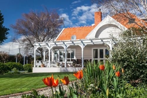 แองเกิลซี เฮาส์ แอนด์ การ์เดน (Anglesea House Inn)0
