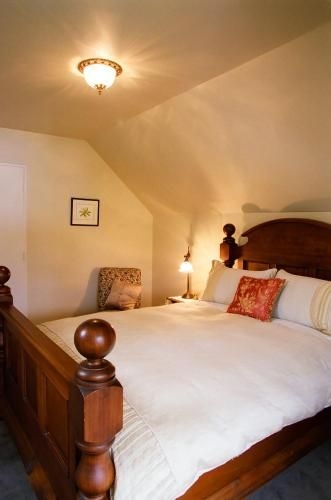 แองเกิลซี เฮาส์ แอนด์ การ์เดน (Anglesea House Inn)1