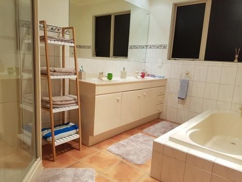 Makepeace Place Homestay (Makepeace Place)1