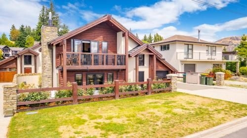 Mountain View Chalet4