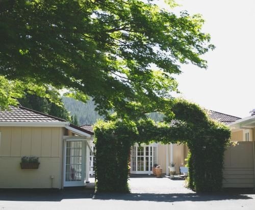 Moose Lodge Estate3