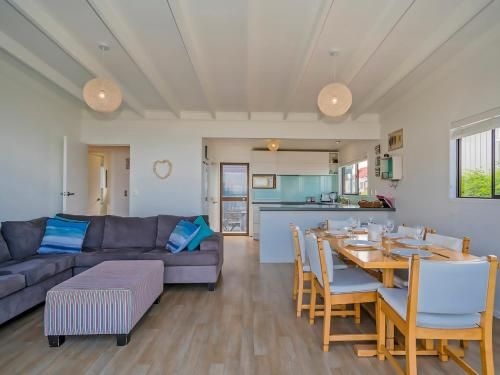 Beachfront Beauty - Whangamata1