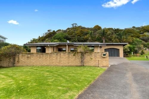 Matapouri Earth Castle - Matapouri Holiday Home2