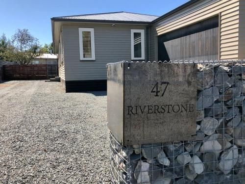 ริเวอร์สโตน (Riverstone)2