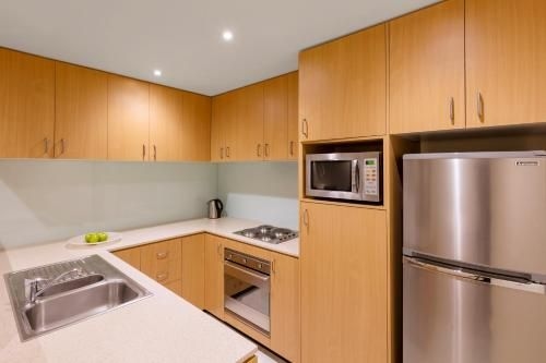 Oaks Melbourne on Lonsdale Suites1