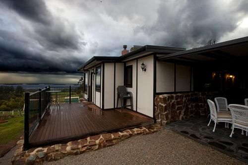 A Cottage with a View at Tudor Ridge4