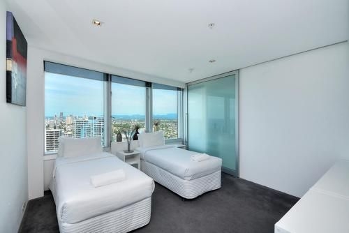 Deluxe Private Apartment in Surfers Paradise2