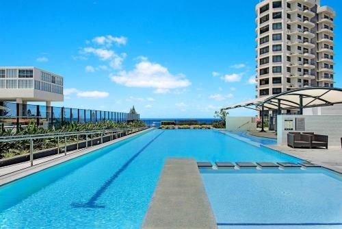 Awesome Ocean Views Broadbeach WiFi Netflix Wine0