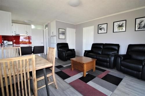 Beachfront 3, 25 Willow Street0