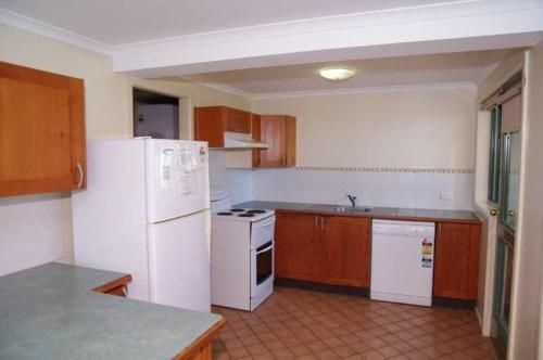 Beachfront 5, 25 Willow Street2