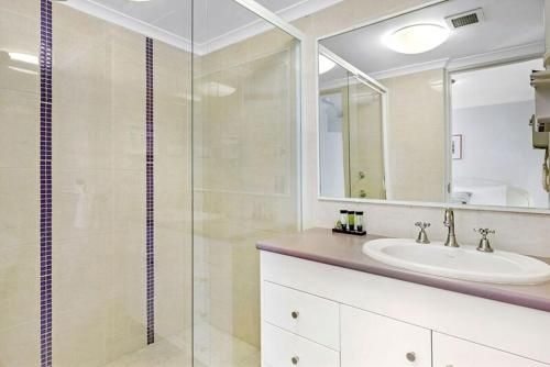ULTIQA Beach Haven on Broadbeach4