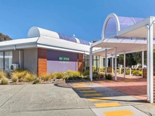 ibis Styles Canberra Eagle Hawk4