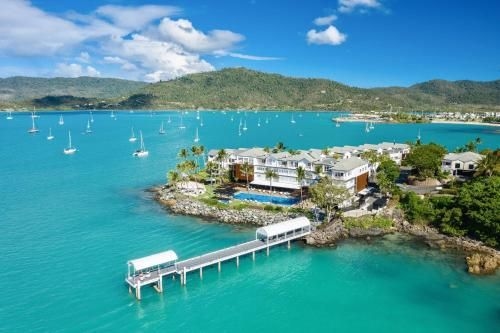 Coral Sea Marina Resort0