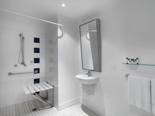 Travelodge Hotel Sydney3