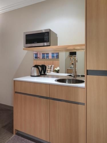 Travelodge Hotel Sydney2