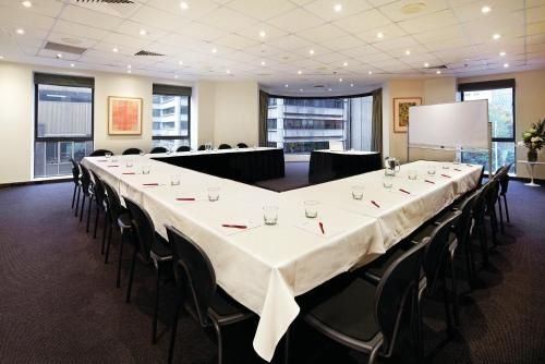 Adina Apartment Hotel Sydney Town Hall1