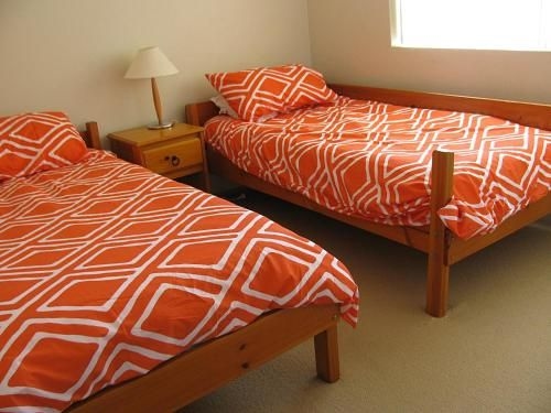 Toowoon Beach View 3br Villa 4 just steps to beach with views4