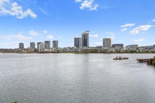 Resort style 2 bdrm in Homebush with bay views -57 BEN (Homebush Bay Self-Contained Modern Two-Bedroom Apartments (BEN))1