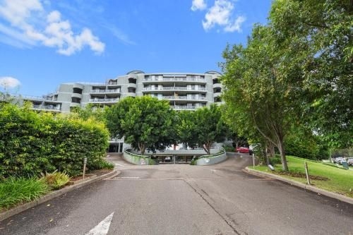 Resort style 2 bdrm in Homebush with bay views -57 BEN (Homebush Bay Self-Contained Modern Two-Bedroom Apartments (BEN))2
