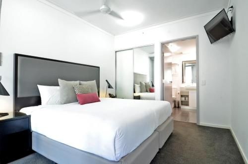 H on Mitchell Apartment Hotel4