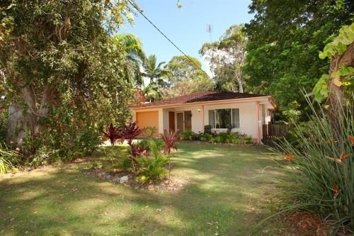 35 Santa Monica Avenue Coolum Beach, Pet Friendly, Linen Included3