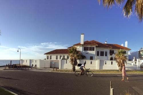 Deluxe Brighton Home in Bayside2
