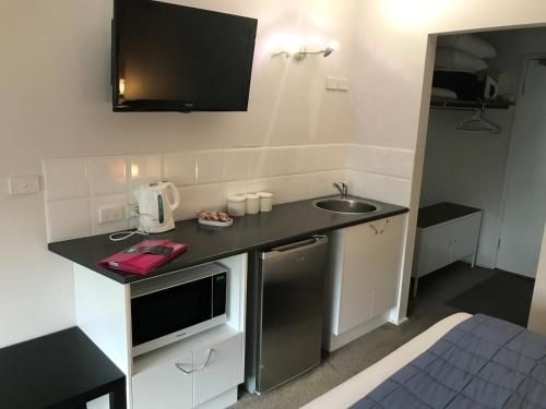 ELM Riverside Accommodation - Merrijig1