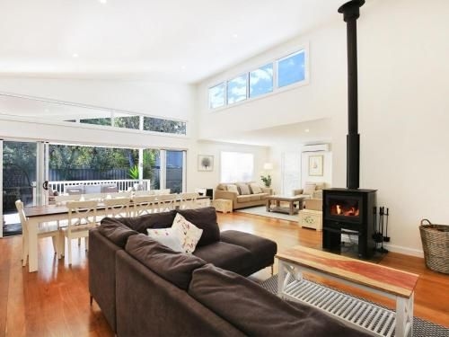 Calming Waters - Pet Friendly - 3 Min Walk to Beach1
